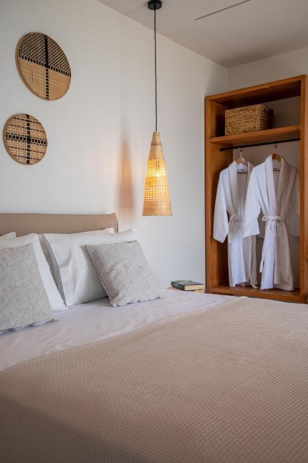 Thea Beachfront Suites In Lourdas Beach Lourdata  Eksteriør billede